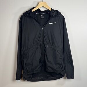 Nike Essential Hooded Running Jacket Black Large Spellout Back Windbreaker